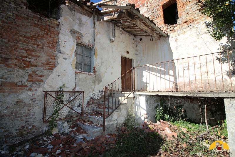 Mondovì periferia rustico con terreno