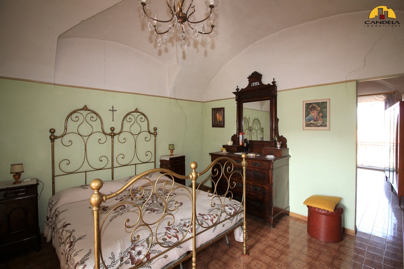 Niella Tanaro centralissima casa cielo-terra con 3 unità