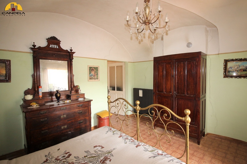 Niella Tanaro centralissima casa cielo-terra con 3 unità