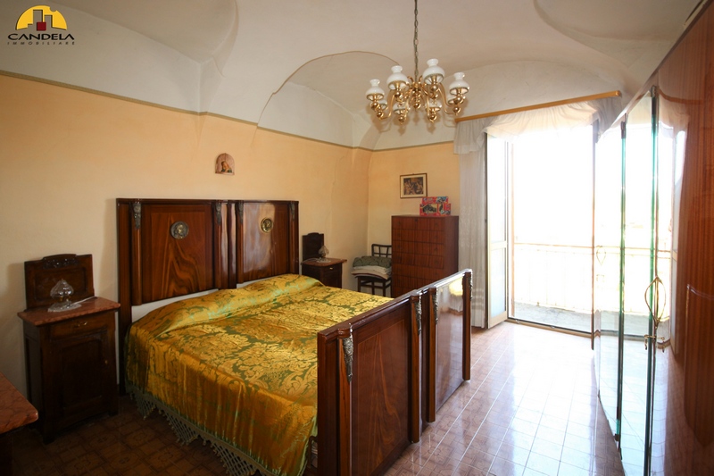Niella Tanaro centralissima casa cielo-terra con 3 unità