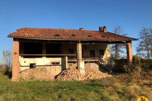 Rustico libero 4 lati con terreno