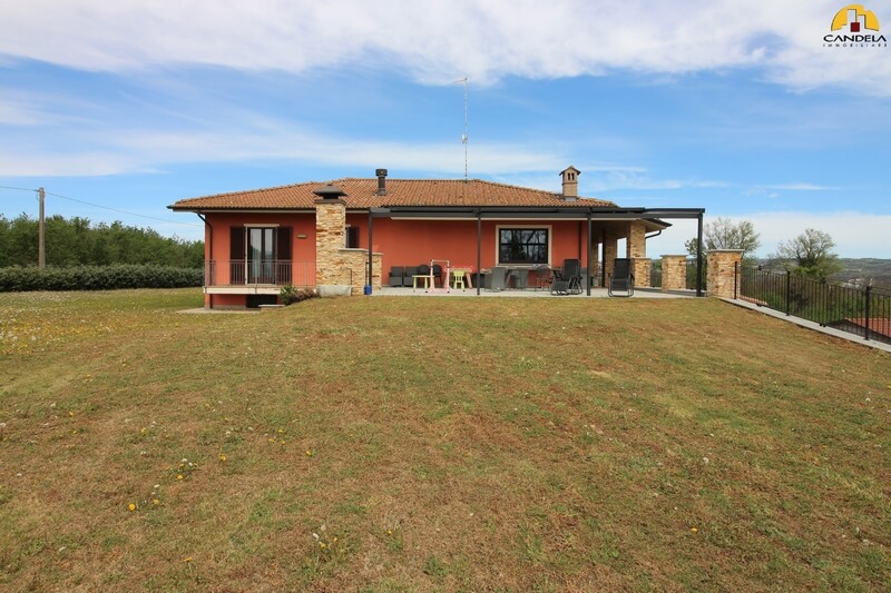 Carrù signorile villa con parco
