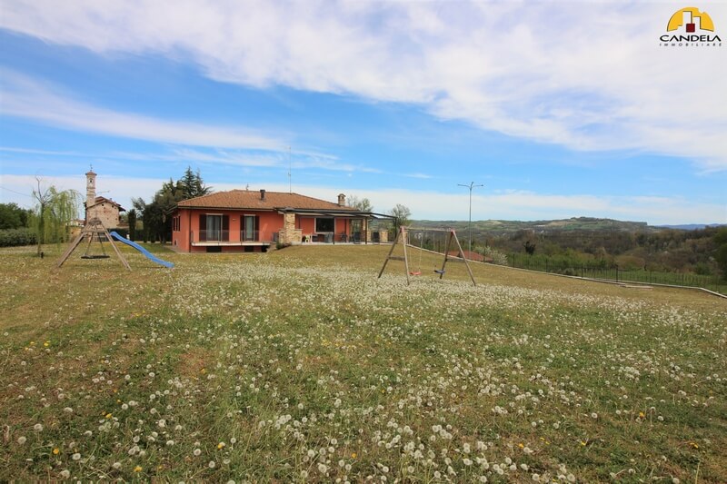 Carrù signorile villa con parco