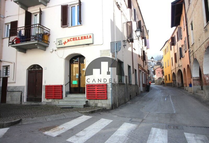 Mondovì Carassone locale commerciale fronte strada