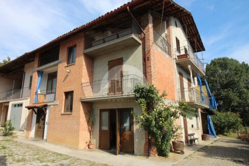 Villanova Mondovì casa indipendente 3 lati con giardino