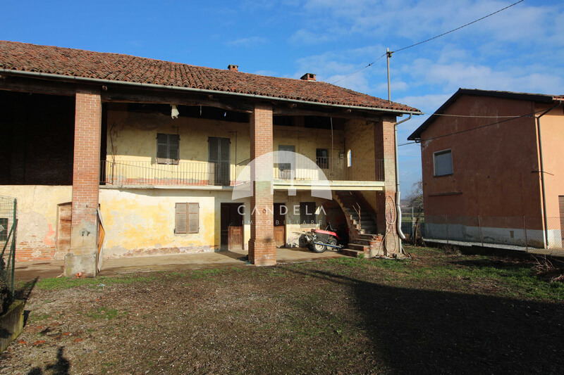Magliano Alpi rustico da ristrutturare con terreno