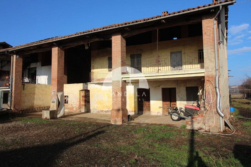 Magliano Alpi rustico da ristrutturare con terreno