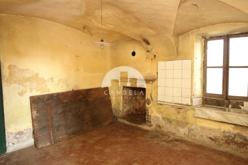 Magliano Alpi rustico da ristrutturare con terreno
