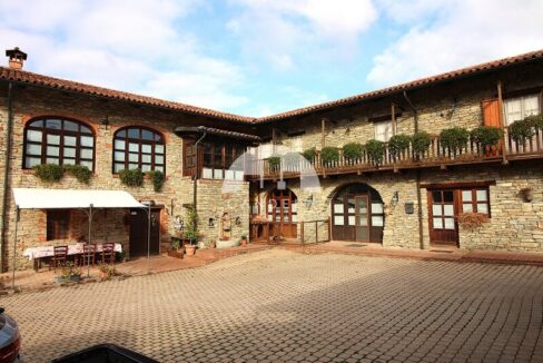 CASALE AGRITURISMO DEL 1650 IN PIETRA DI LANGA