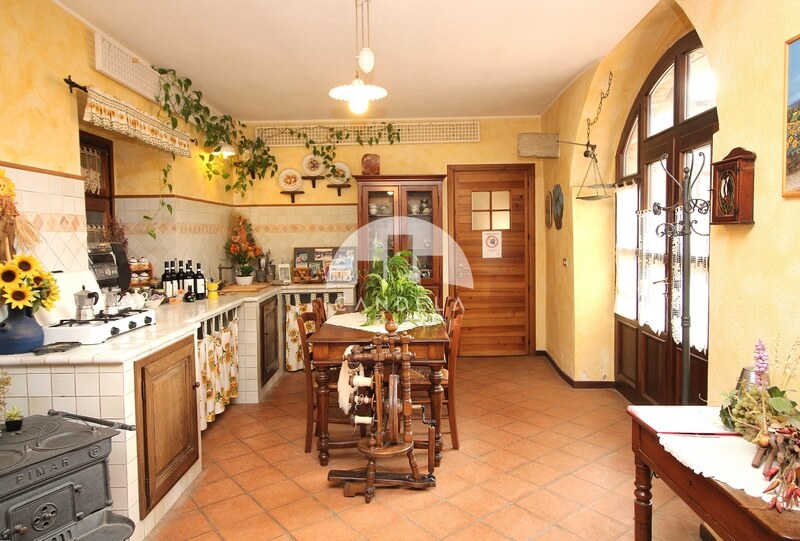 AGRITURISMO STORICO IN PIETRA DI LANGA