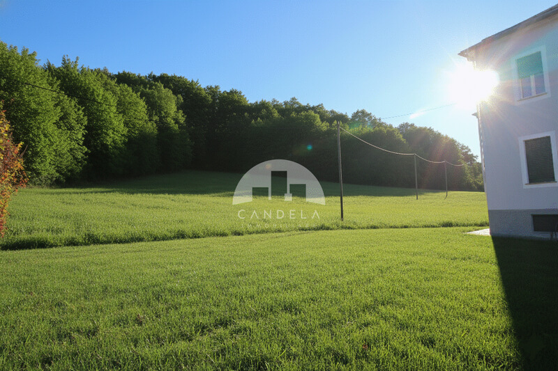 VILLA BIFAMILIARE RISTRUTTURATA CON 28.000 MQ TERRENO