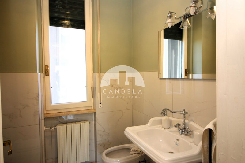 VILLA BIFAMILIARE RISTRUTTURATA CON 28.000 MQ TERRENO