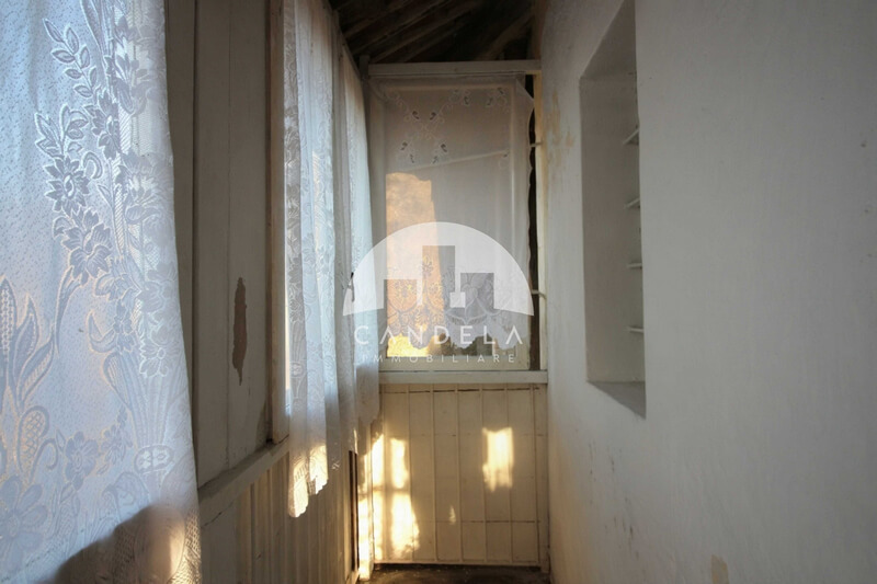 Affascinante Casa Indipendente con Terreno a Farigliano