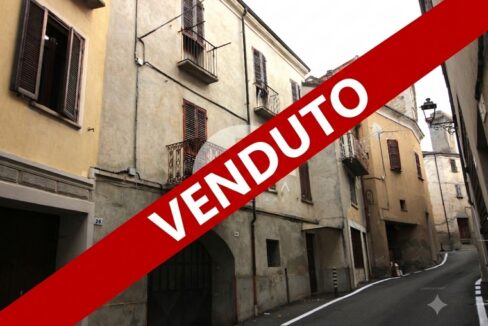 CENTRO STORICO MURAZZANO: Ampia Porzione di Casa