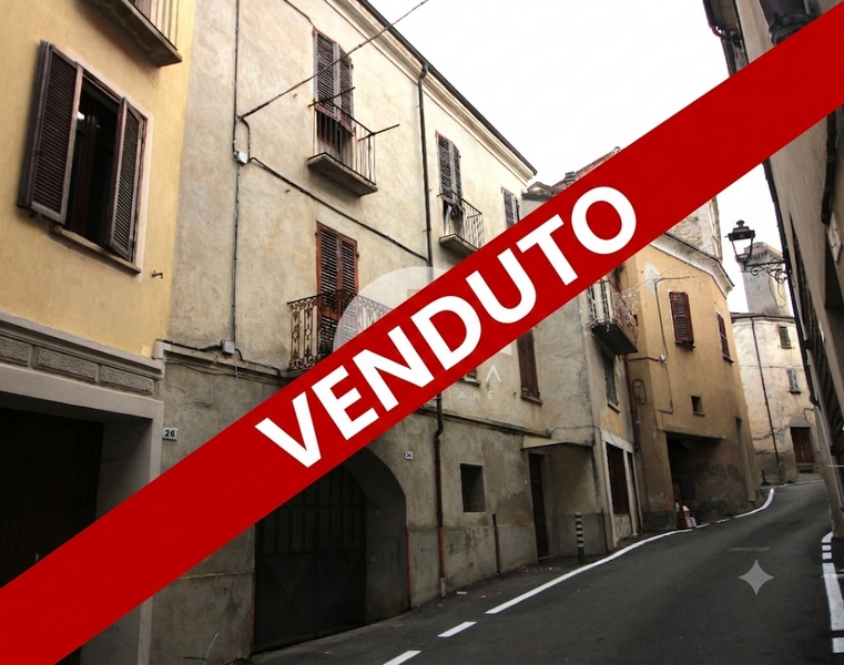 CENTRO STORICO MURAZZANO: Ampia Porzione di Casa