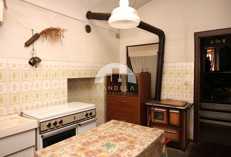 CENTRO STORICO MURAZZANO: Ampia Porzione di Casa