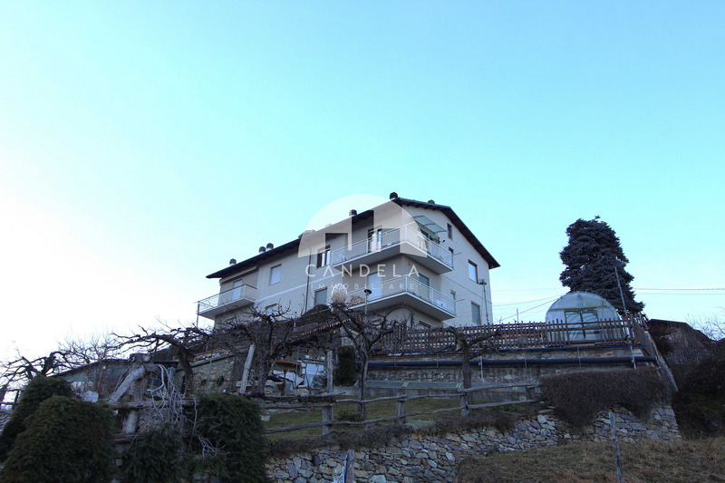 Un Rifugio Soleggiato con Vista Mozzafiato