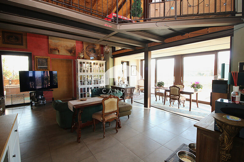 Esclusiva Villa Indipendente con Piscina