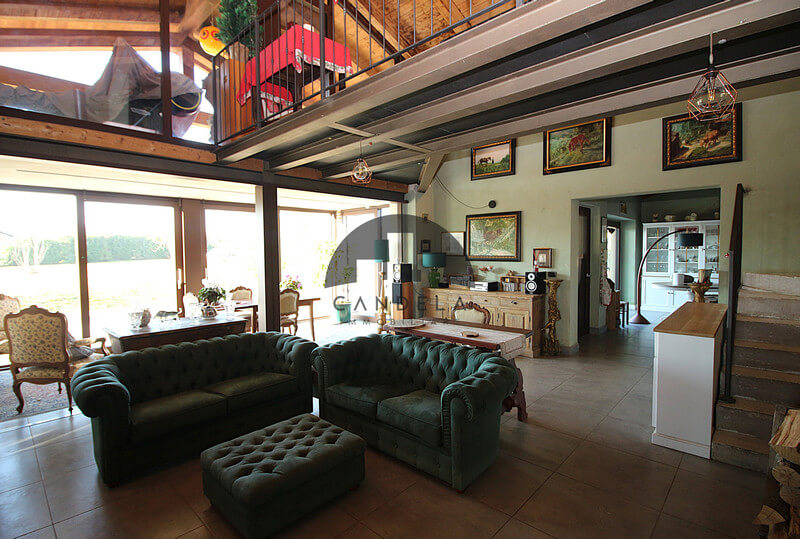 Esclusiva Villa Indipendente con Piscina