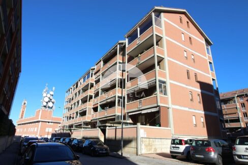 Ampio Quadrilocale con Terrazzi e doppi Box