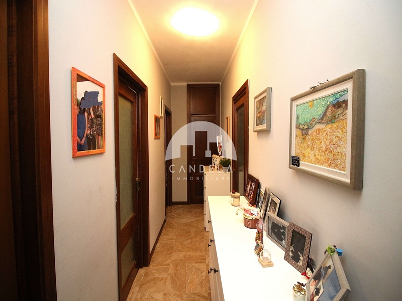 Ampio Quadrilocale con Terrazzi e doppi Box