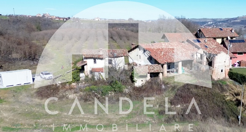 Tenuta Agricola d’Eccellenza nelle Langhe: 25 Ettari di Noccioli e Casolari