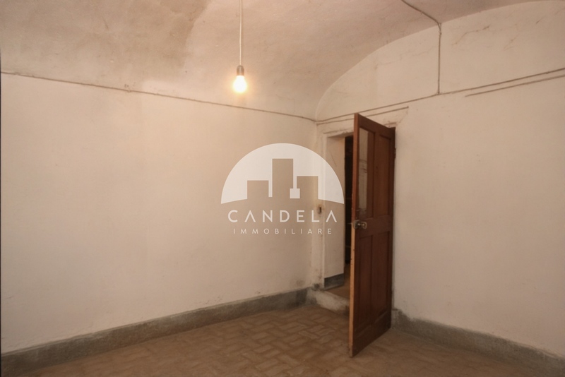Ampio Terratetto Storico nel Cuore di Dogliani Castello