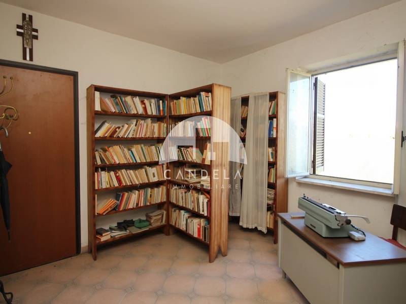 Casale Indipendente con 2,4 Ettari di Terreno – Posizione Panoramica e Soleggiata