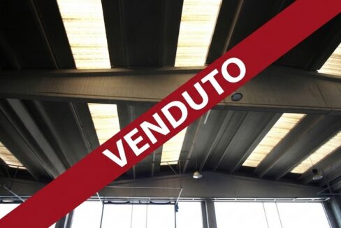 Ampio Capannone Industriale con Uffici e Fotovoltaico