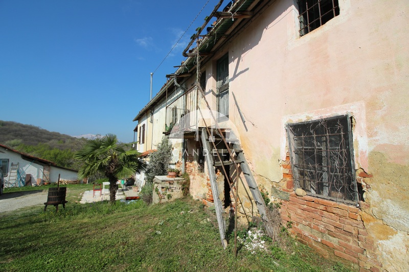 Vicoforte: Casa Indipendente con Terreno e Vista Panoramica