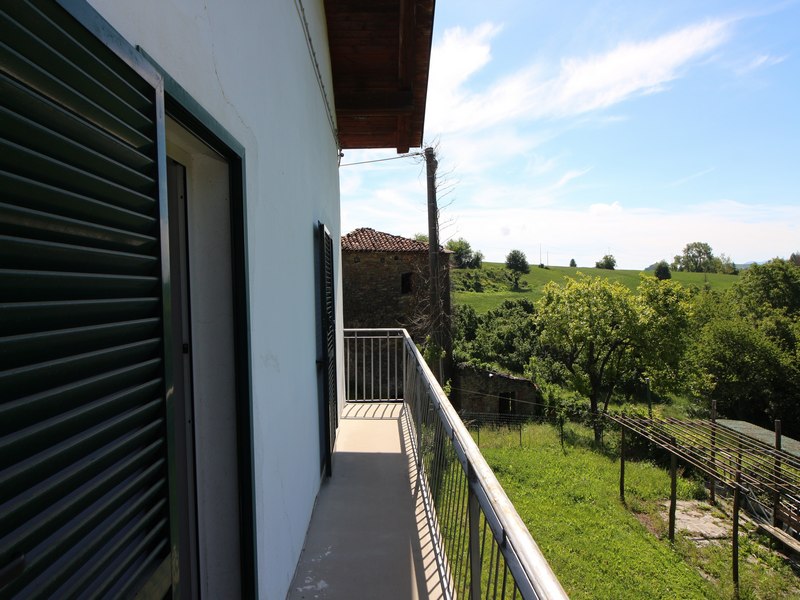 Il tuo rifugio nelle Langhe: Casa semindipendente con 3,6 ettari