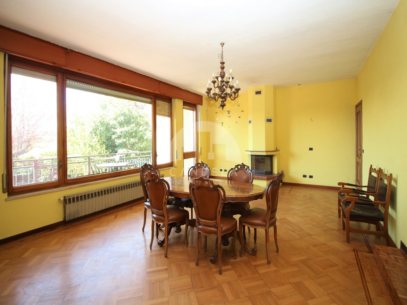 Ampia Villa Indipendente a Magliano Alpi con giardino