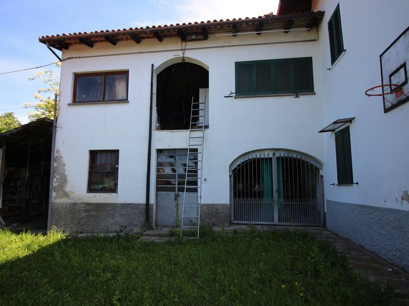 Il tuo rifugio nelle Langhe: Casa semindipendente con 3,6 ettari