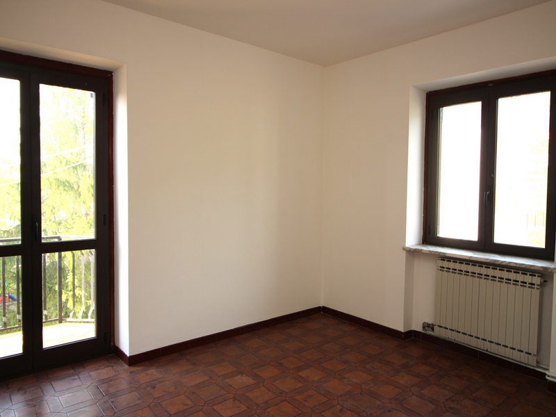 Palazzina Cielo-Terra di 5 Unità con Taverna e 4 autorimesse