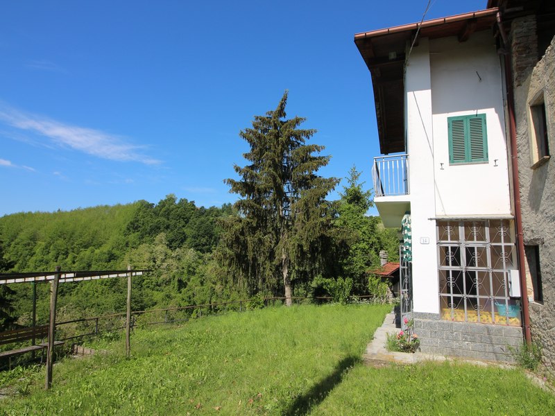 Il tuo rifugio nelle Langhe: Casa semindipendente con 3,6 ettari