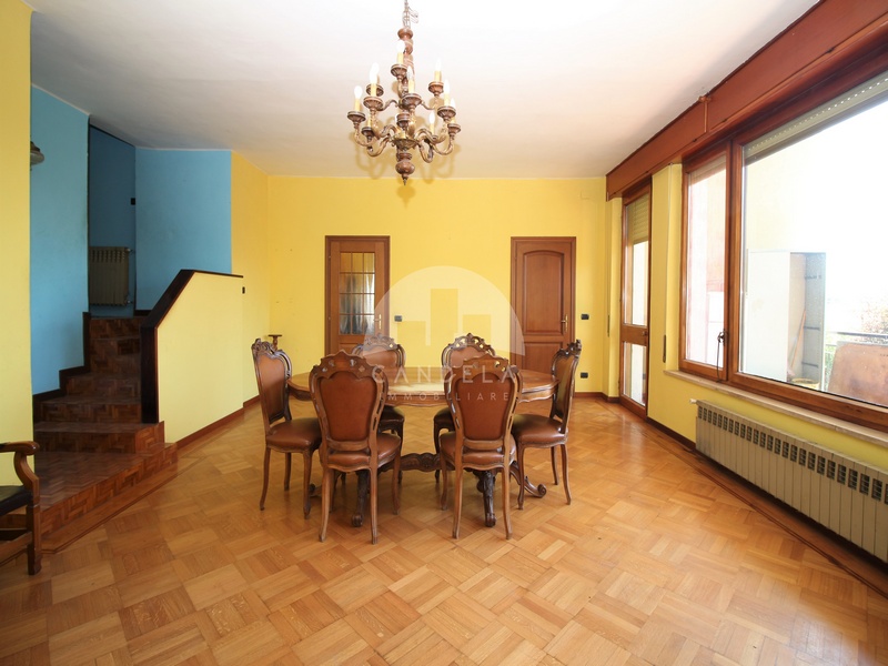 Ampia Villa Indipendente a Magliano Alpi con giardino