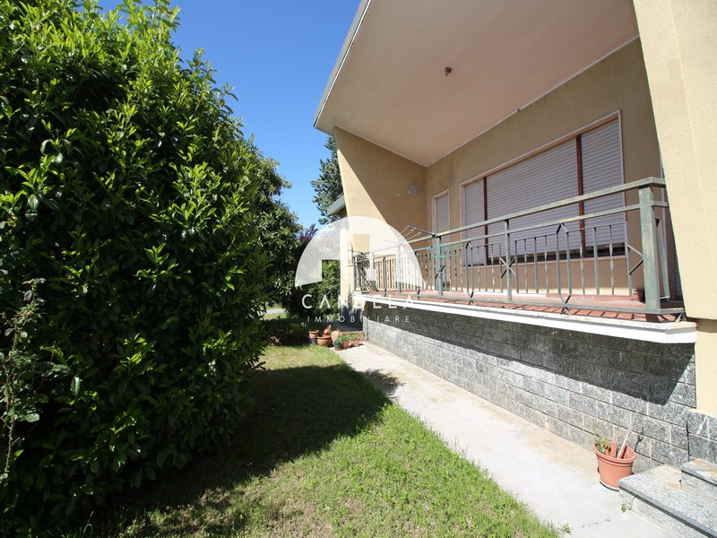 Ampia Villa Indipendente a Magliano Alpi con giardino