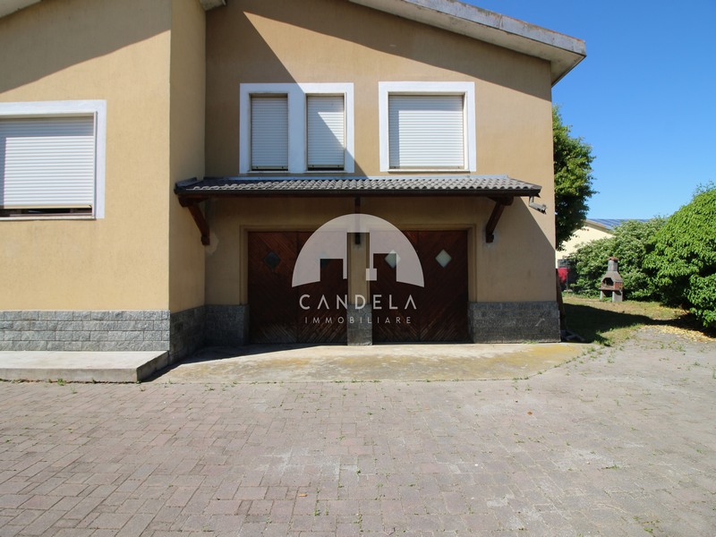 Ampia Villa Indipendente a Magliano Alpi con giardino