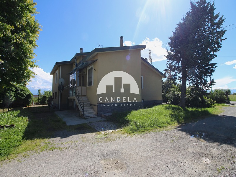 Ampia Villa Indipendente a Magliano Alpi con giardino