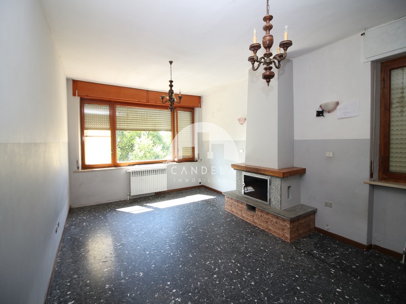 Ampia Villa Indipendente a Magliano Alpi con giardino
