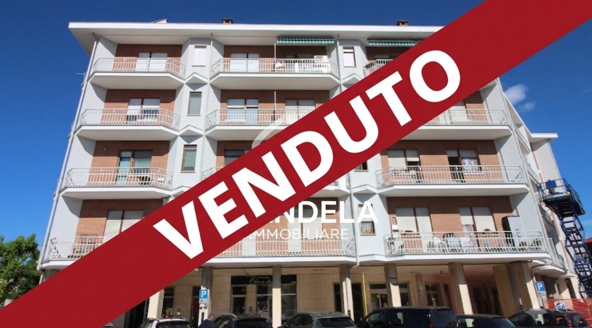 luminoso appartamento all'ultimo piano con ascensore