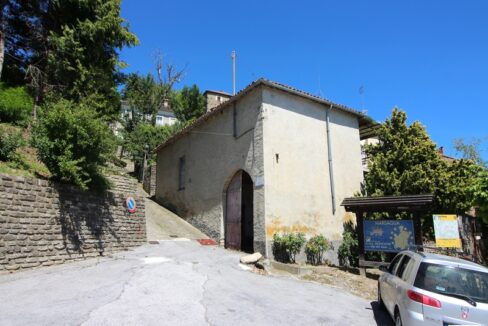 UN ANGOLO DI PARADISO NEL CUORE DELLE LANGHE – L'OPPORTUNITÀ CHE STAVI ASPETTANDO!