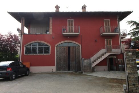 Occasione nelle Langhe: grande compendio per relais o agriturismo
