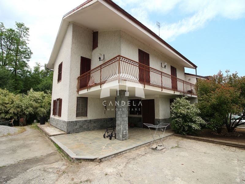 Spazi infiniti, Cucina Estiva e 3.400 mq di verde privato.