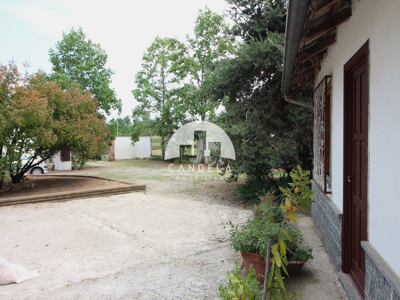 Spazi infiniti, Cucina Estiva e 3.400 mq di verde privato.