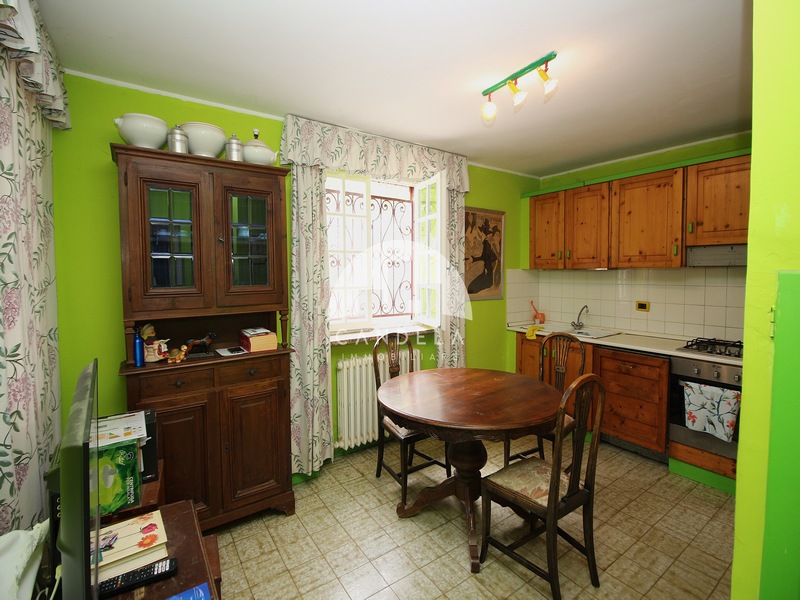 Spazi infiniti, Cucina Estiva e 3.400 mq di verde privato.