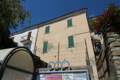 Porzione di Casa con Giardino nel Centro di Marsaglia