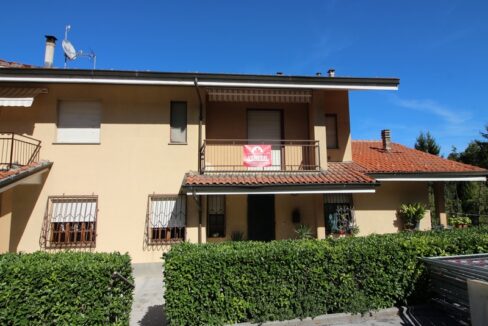 Ampio e luminoso quadrilocale con tre camere da letto, due balconi e box auto