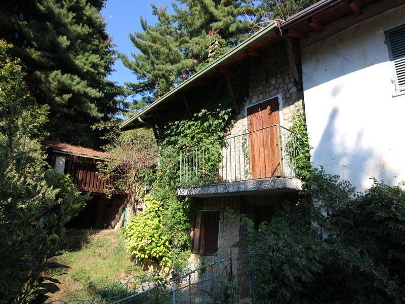 Frabosa soprana casa indipendente immerse nel verde con 4.500 mq di bosco