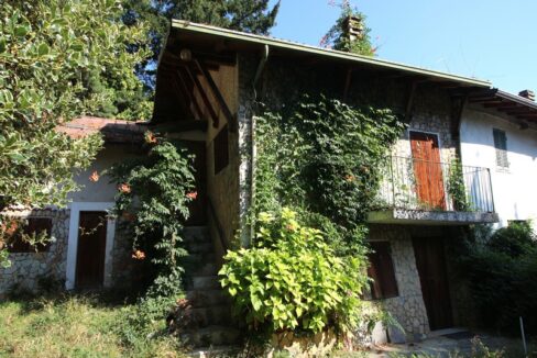 Frabosa soprana casa indipendente immerse nel verde con 4.500 mq di bosco